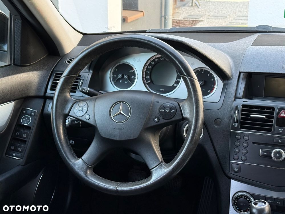 Mercedes-Benz Klasa C 180 Kompressor - 27