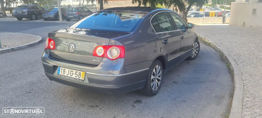 VW Passat - 4