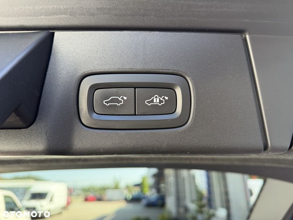 Volvo V90 D4 AWD Geartronic Inscription - 33