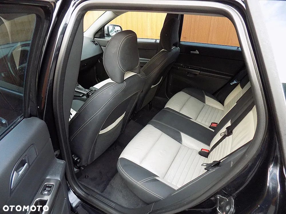 Volvo V50 2.0D R-Design Momentum - 6