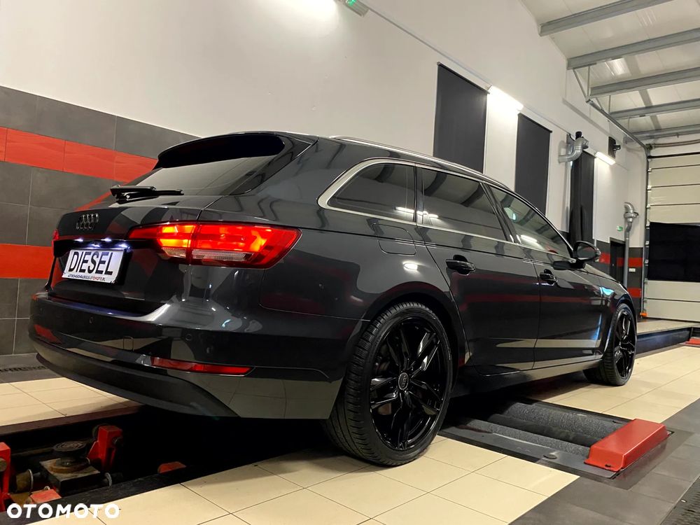 Audi A4 Avant 2.0 TDI Design - 11