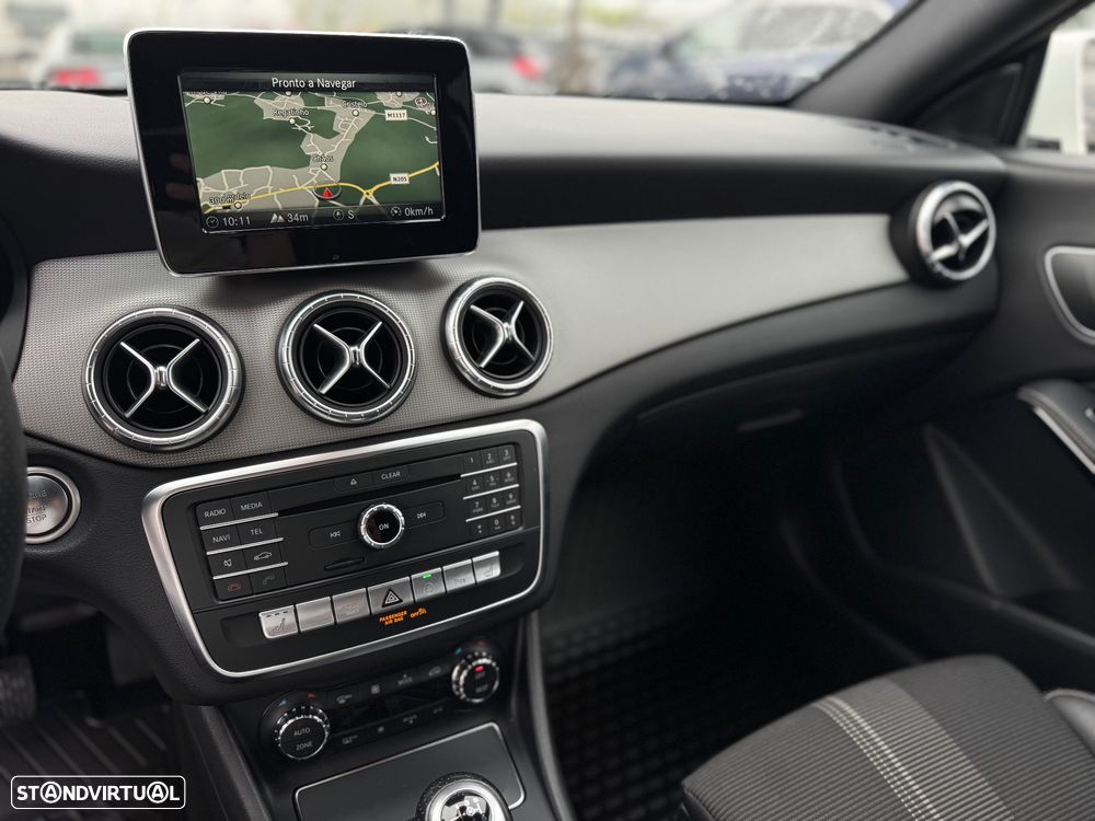 Mercedes-Benz CLA 180 d Shooting Brake Urban - 18
