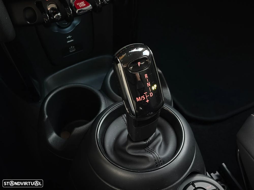 MINI 5 Portas Cooper Aut. Essential - 37