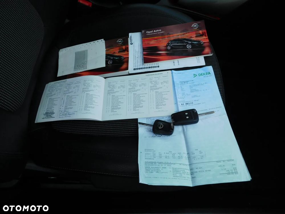 Opel Astra 1.4 Turbo Cosmo - 28