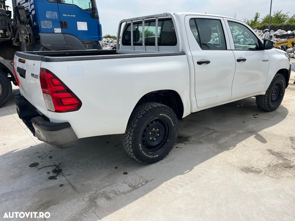 Toyota HILUX - 5
