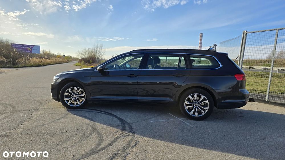 Volkswagen Passat - 4