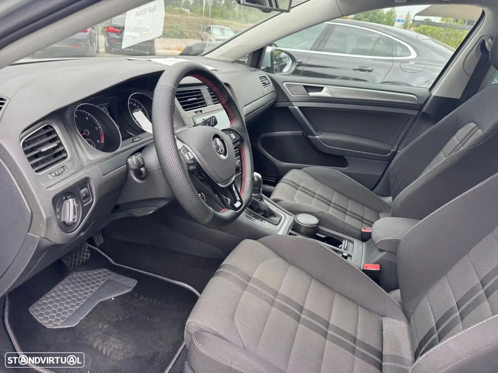 VW Golf Variant 1.6 TDi Highline DSG - 34