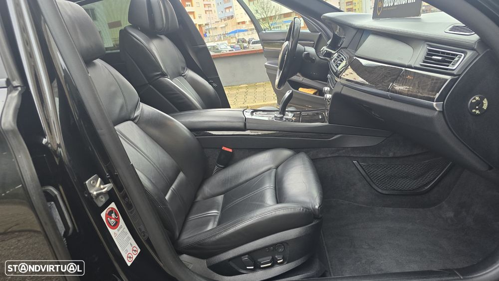 BMW 740 d Pack M - 29