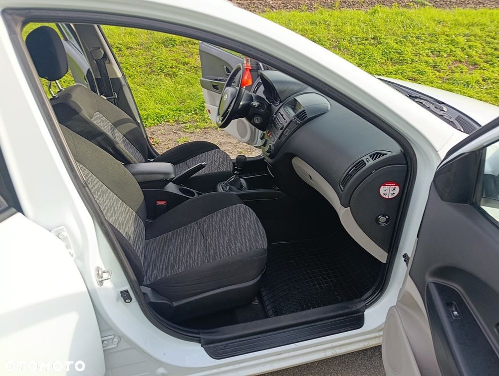 Kia Ceed 1.4 CVVT LX - 12