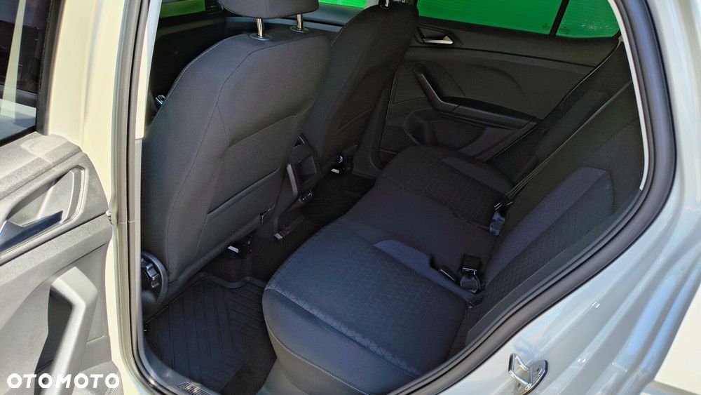 Volkswagen T-Cross - 12