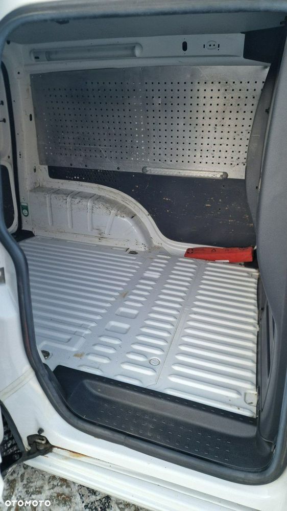 Volkswagen Caddy - 12