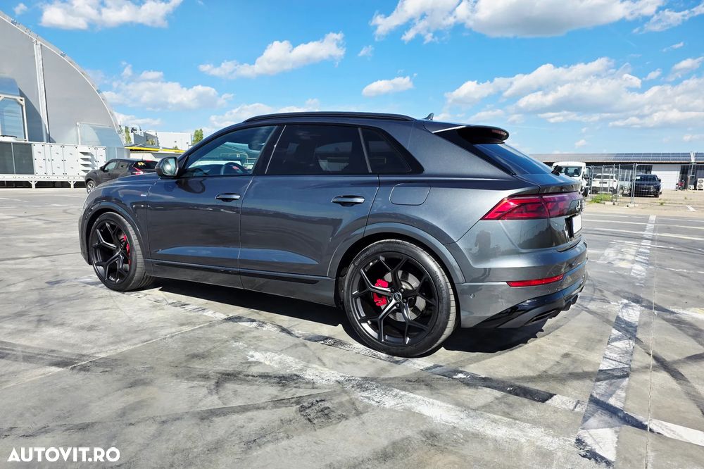 Audi Q8 - 2