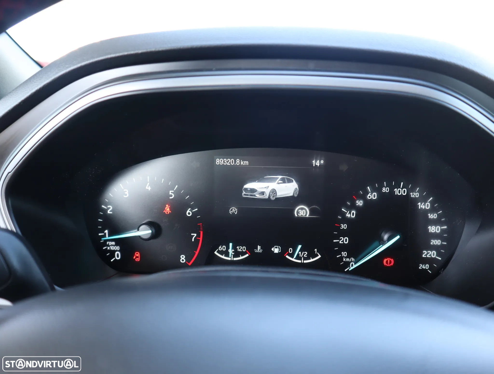 Ford Focus 1.0 EcoBoost MHEV ST-Line - 42