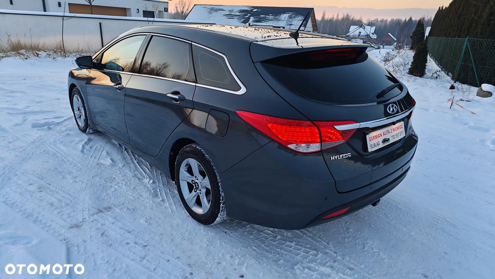 Hyundai i40 Kombi blue 1.6 Family+ - 22