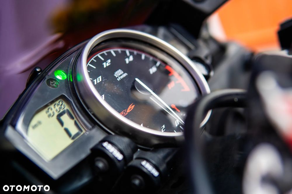 Yamaha R6 - 17