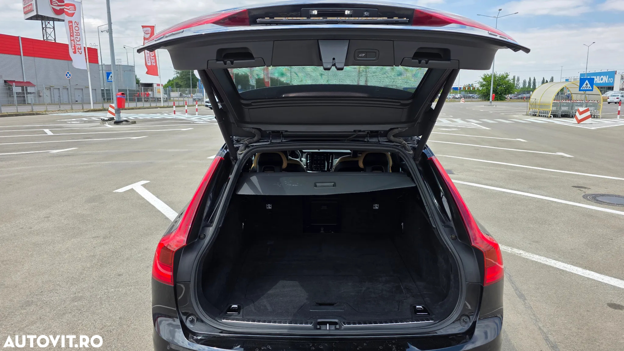 Volvo V90 D4 Geartronic Momentum Pro - 28