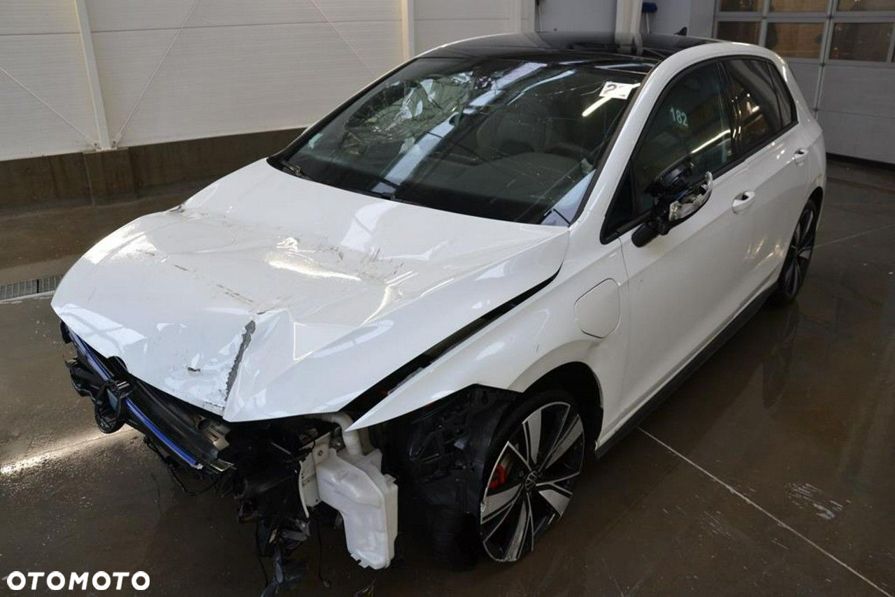 Volkswagen Golf - 4