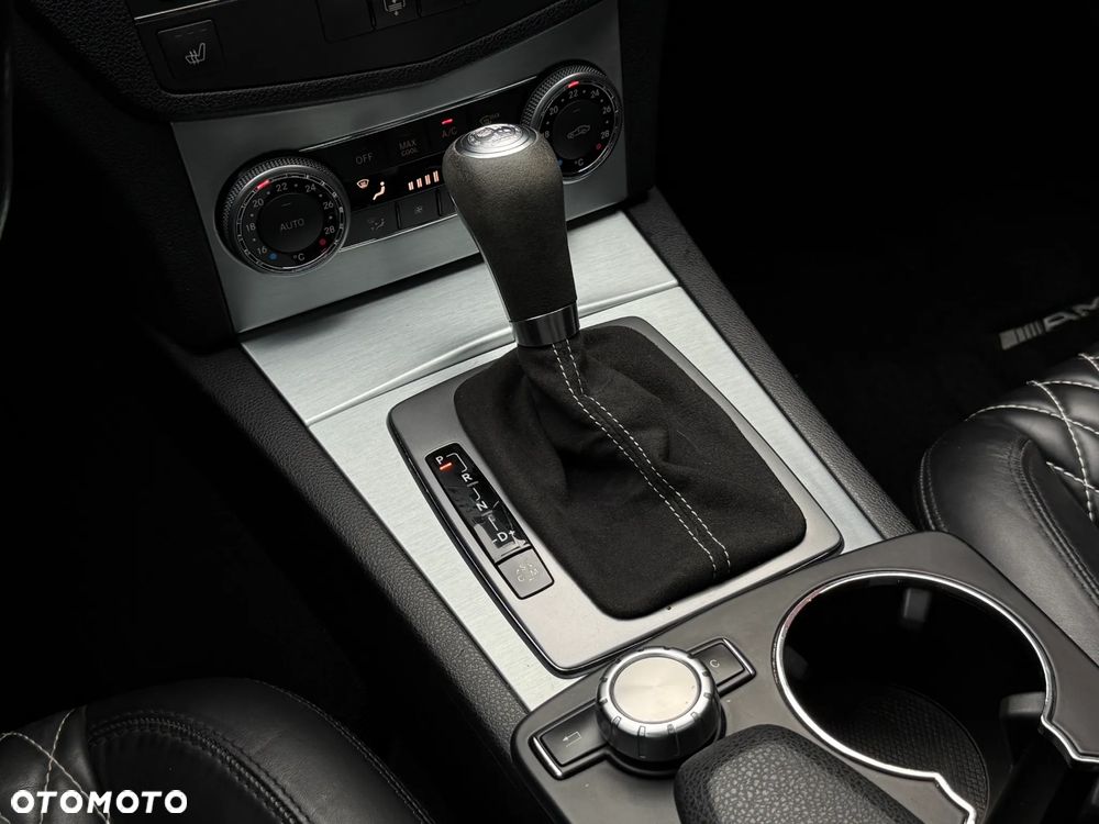 Mercedes-Benz Klasa C 63 AMG 7G-TRONIC - 26