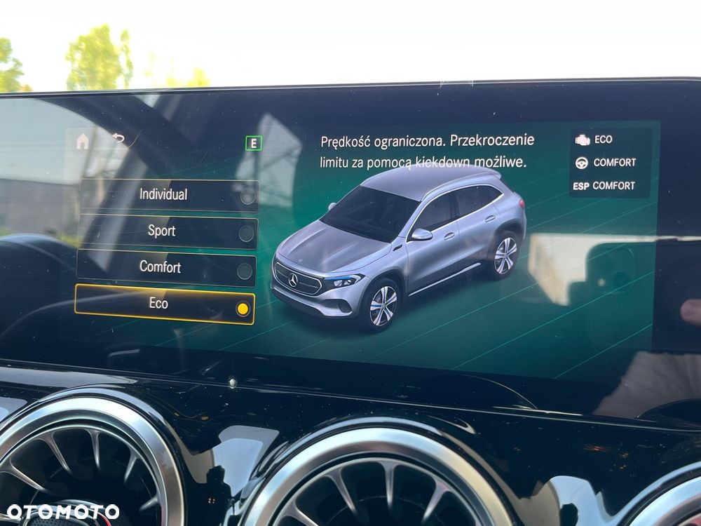 Mercedes-Benz EQA 300 66.5kWh 4-Matic AMG Line - 23