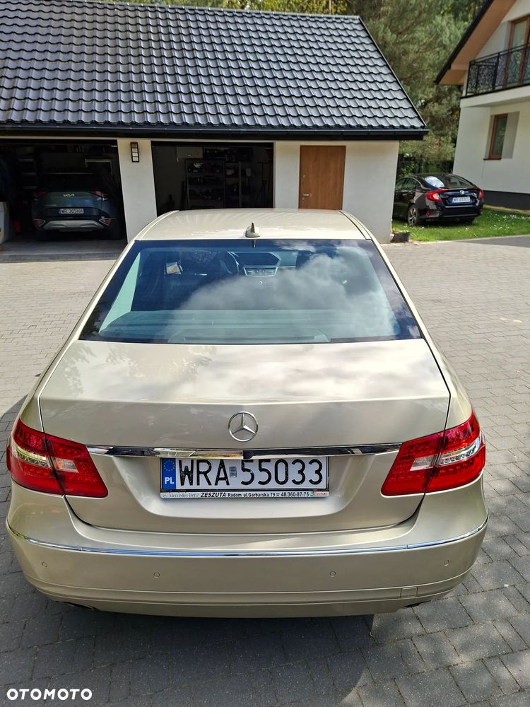 Mercedes-Benz Klasa E 300 CDI BlueEff Elegance - 5
