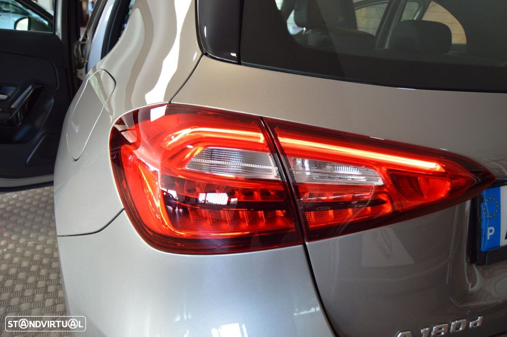 Mercedes-Benz A 180 d Style Plus Aut. - 24