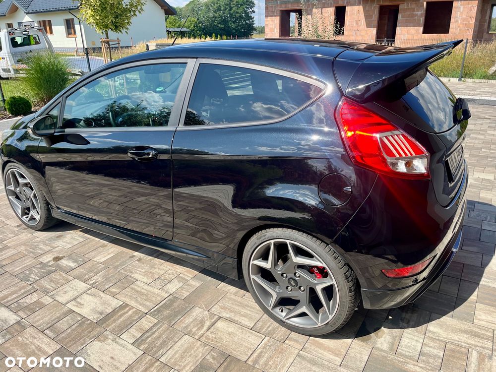 Ford Fiesta 1.6 EcoBoost ST - 9