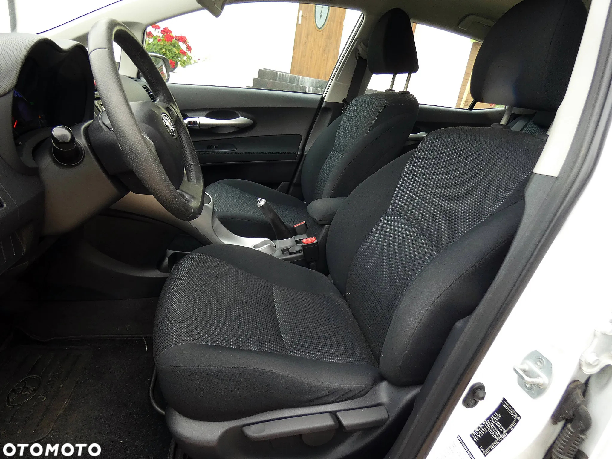 Toyota Auris 1.8 HSD Luna - 21