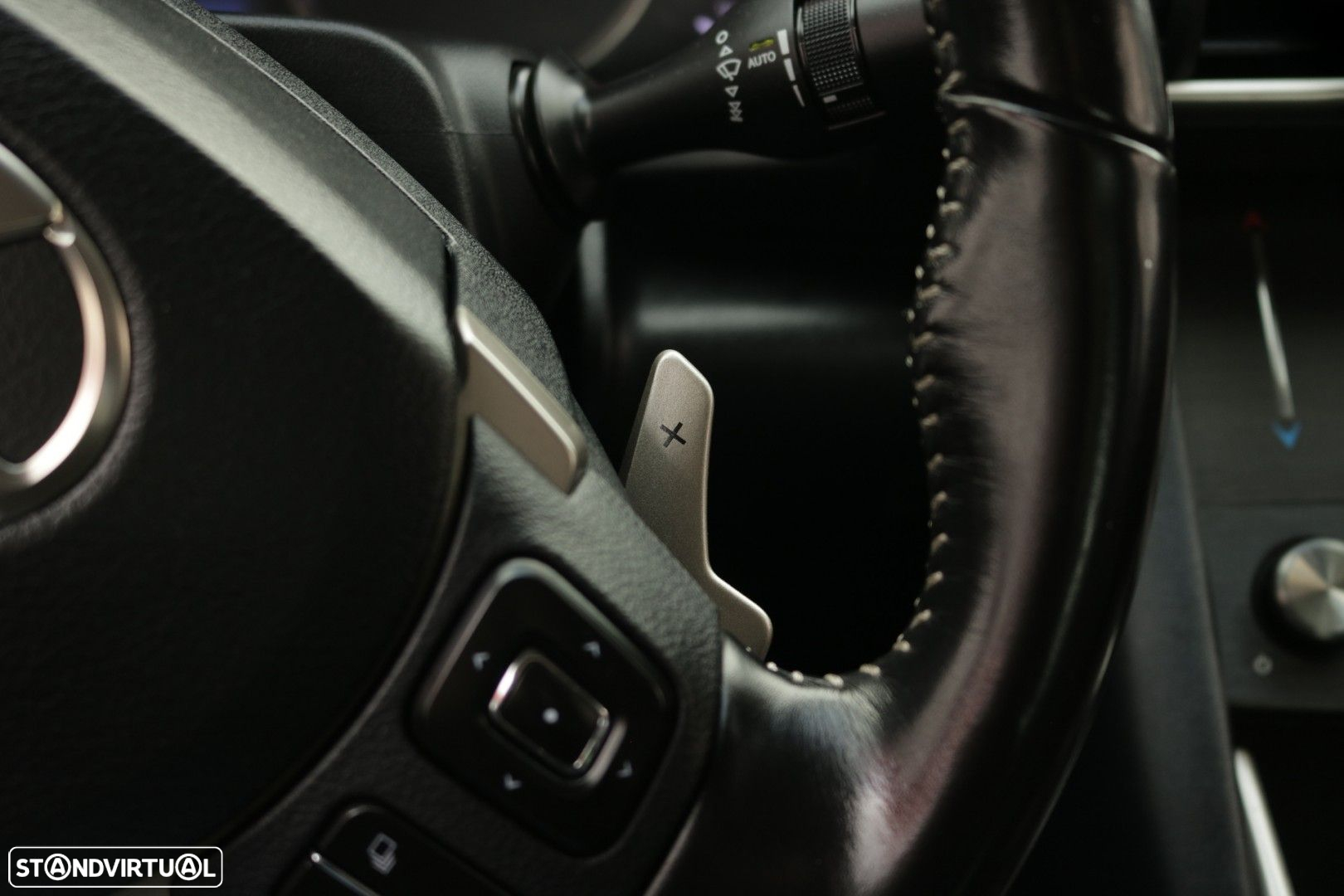 Lexus IS 300H Executive - 47