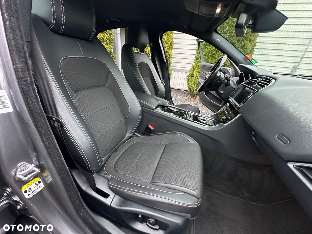 Jaguar XE 20d R-Sport - 13