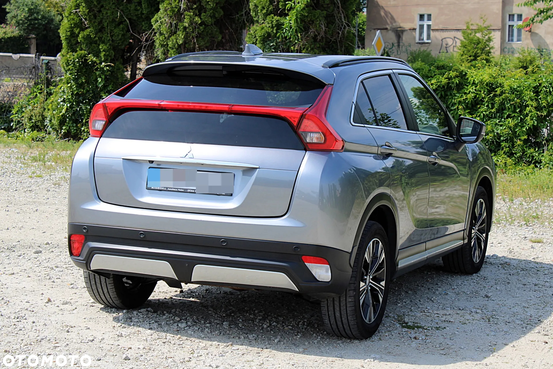Mitsubishi Eclipse Cross - 10