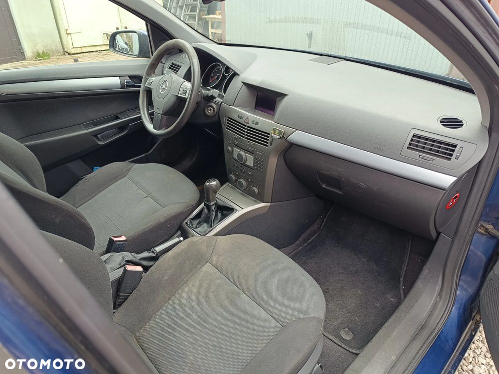 Opel Astra 1.9 CDTI - 11