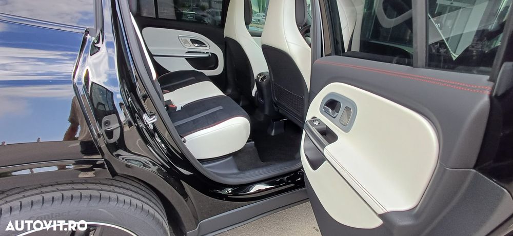 Mercedes-Benz GLB - 14