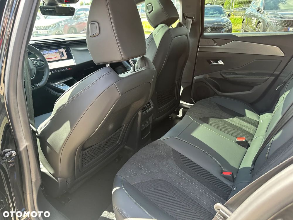Peugeot 308 1.2 mHEV GT Exclusive S&S e-DCS6 - 18