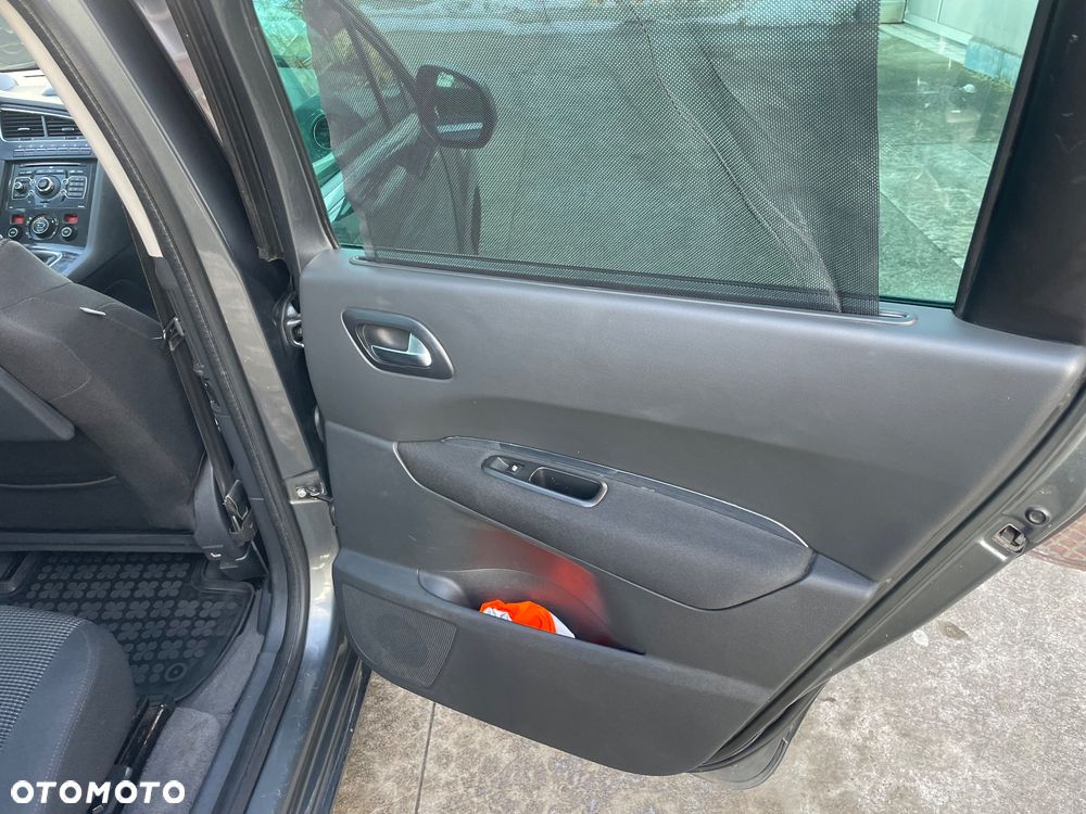 Peugeot 5008 2.0 HDi Business Line 7os - 22