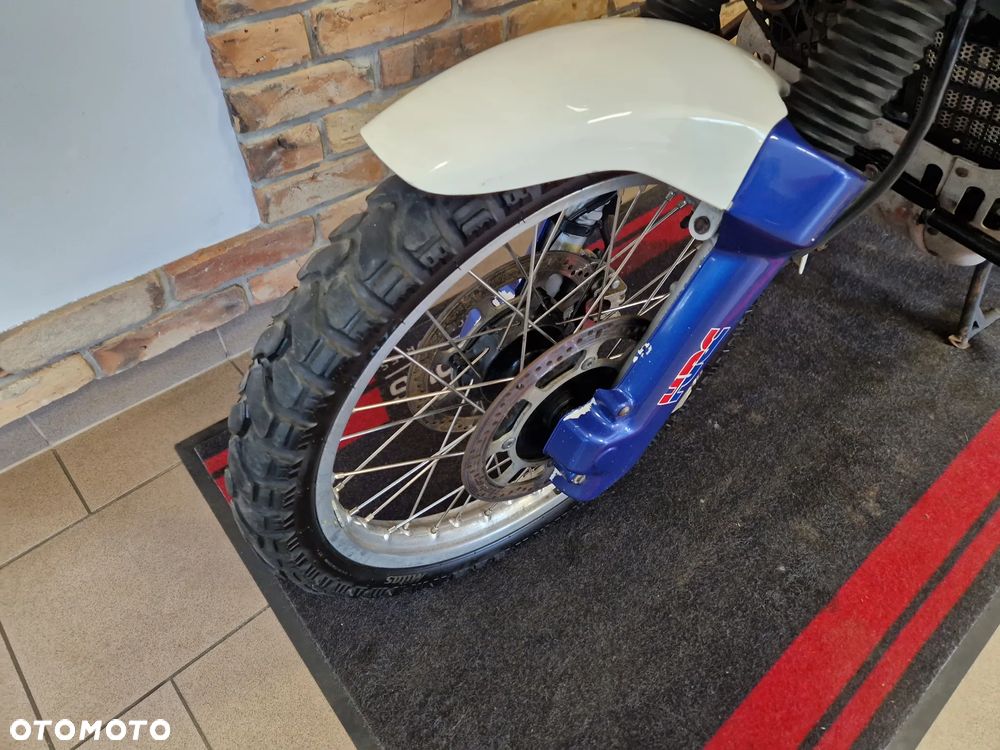 Honda XRV - 30