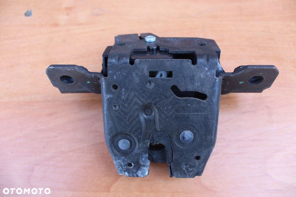 ZAMEK KLAPY BAGAŻNIKA TYŁ OPEL ASTRA J HATCHBACK - 3