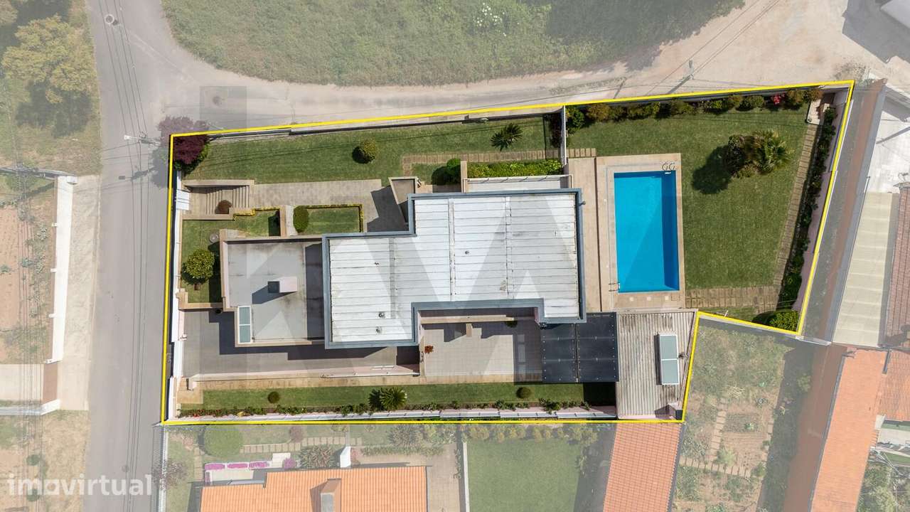 MORADIA V4 COM PISCINA EM ESPINHO - ANTA - Grande imagem: 2/32
