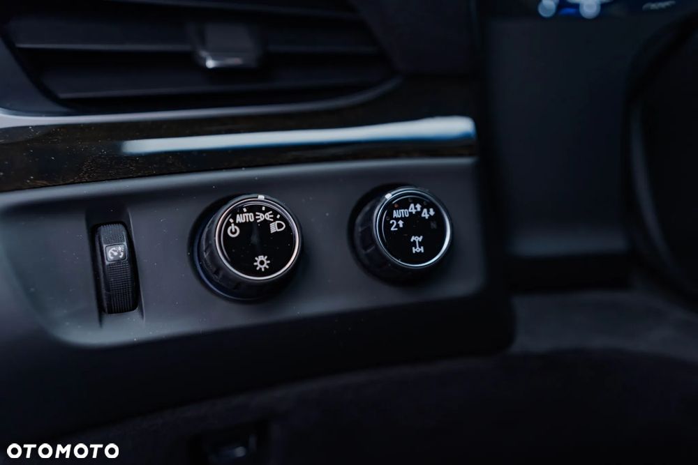 Cadillac Escalade 6.2 V8 AWD AT Platinum - 25