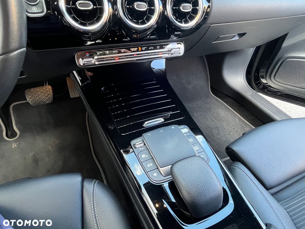 Mercedes-Benz CLA 220 d 8G-DCT - 26