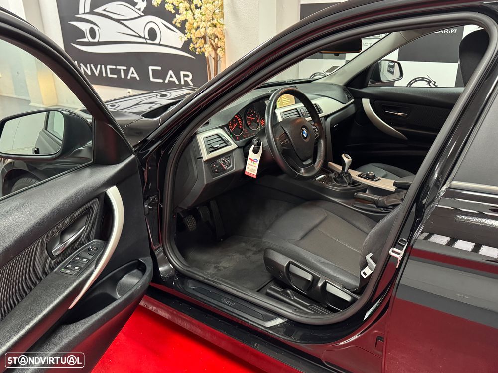 BMW 318 d Line Sport - 16