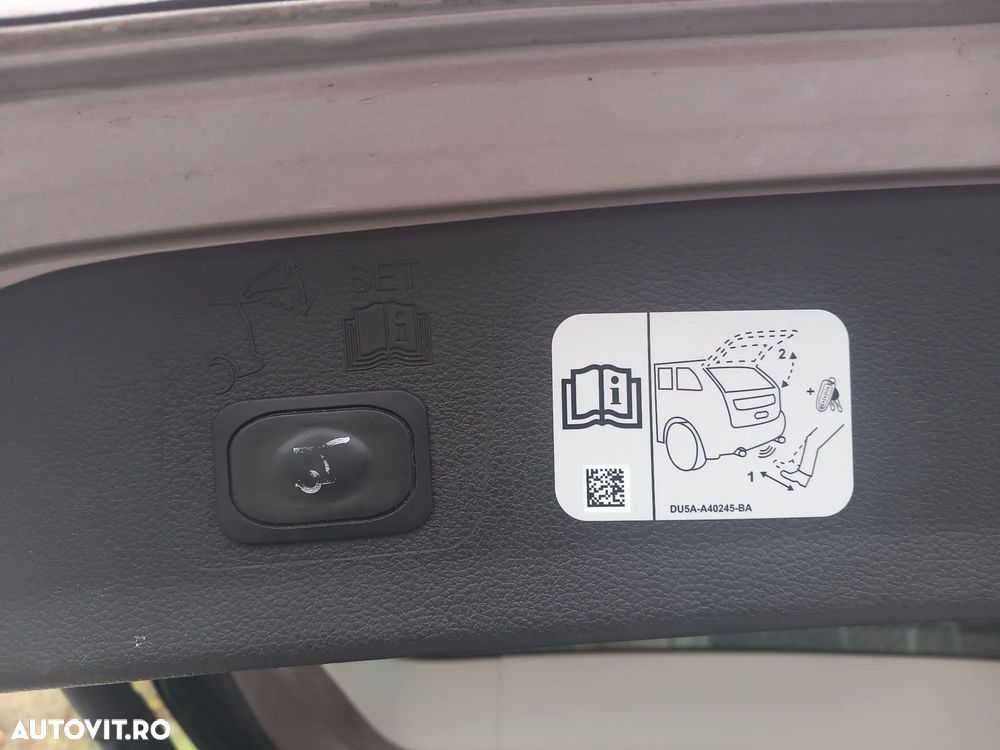 Ford Kuga 2.0 TDCi 4x4 Aut. Vignale - 13