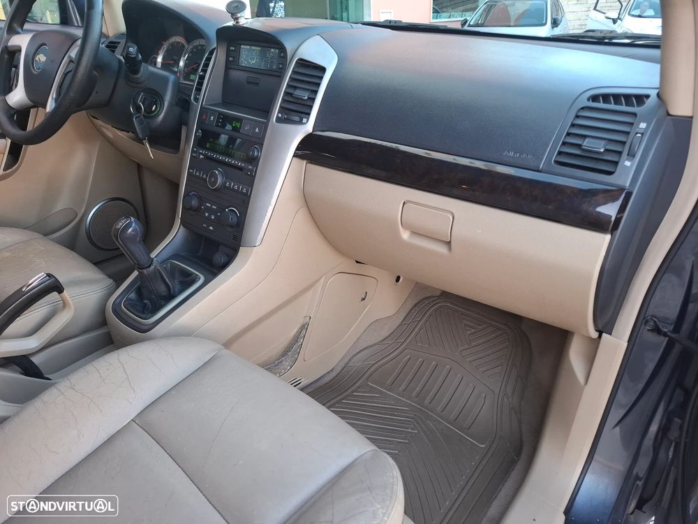 Chevrolet Captiva 2.0 VCDi LT 7L - 36