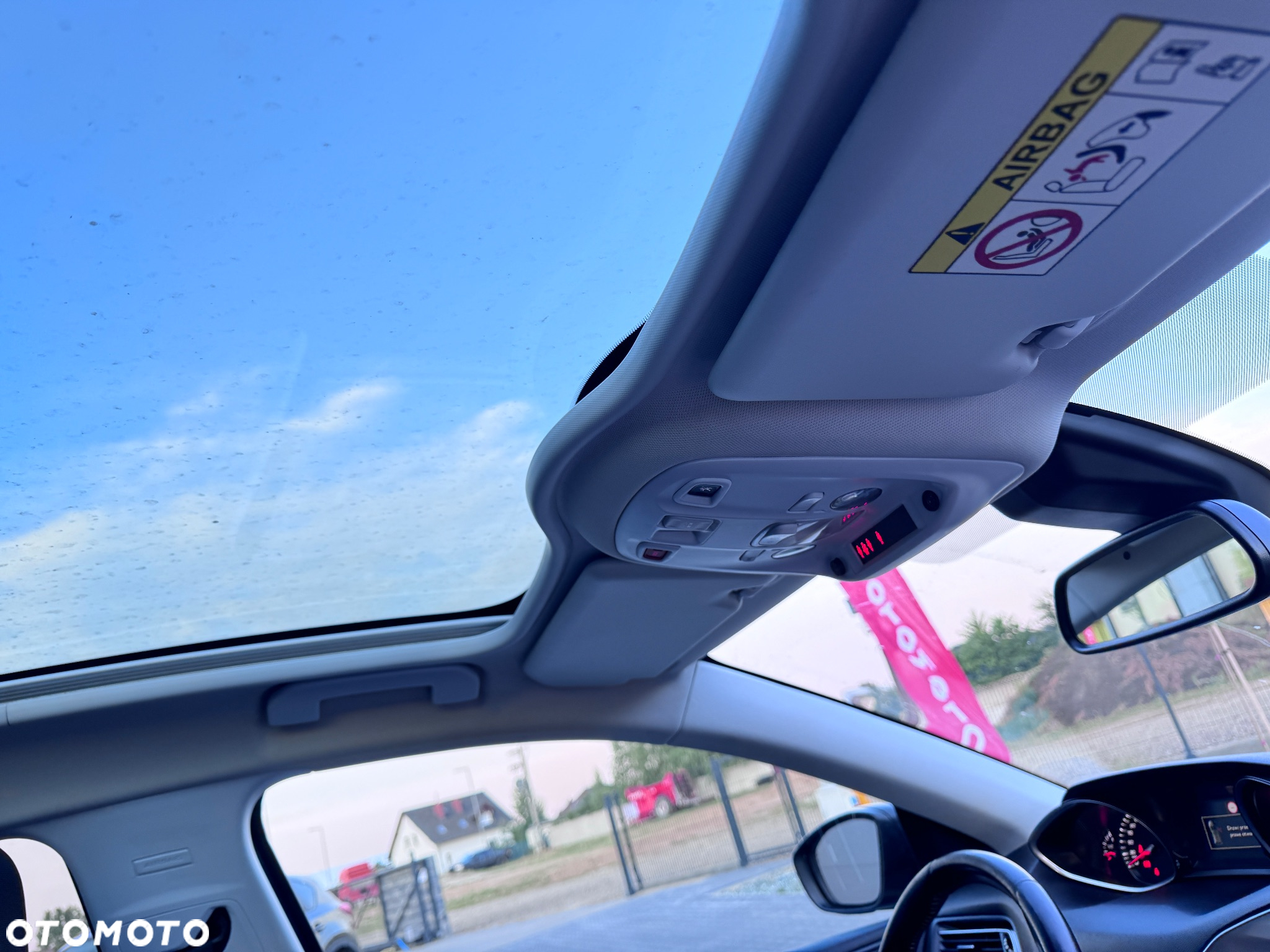 Peugeot 308 1.2 PureTech GPF Allure S&S - 17