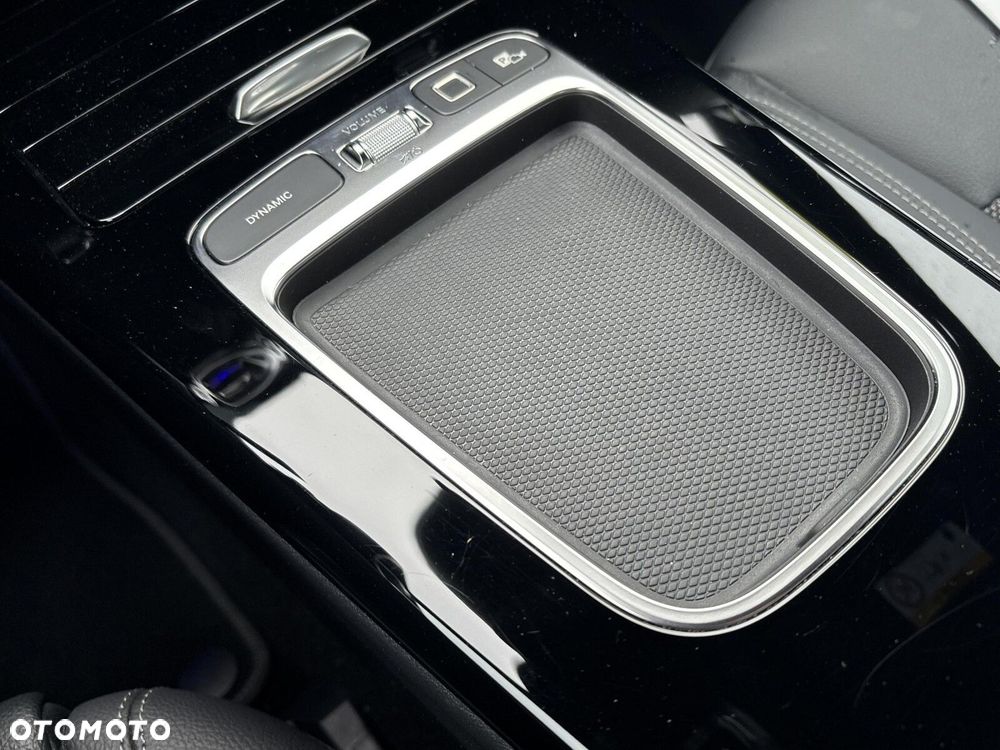 Mercedes-Benz CLA 180 Progressive 7G-DCT - 21
