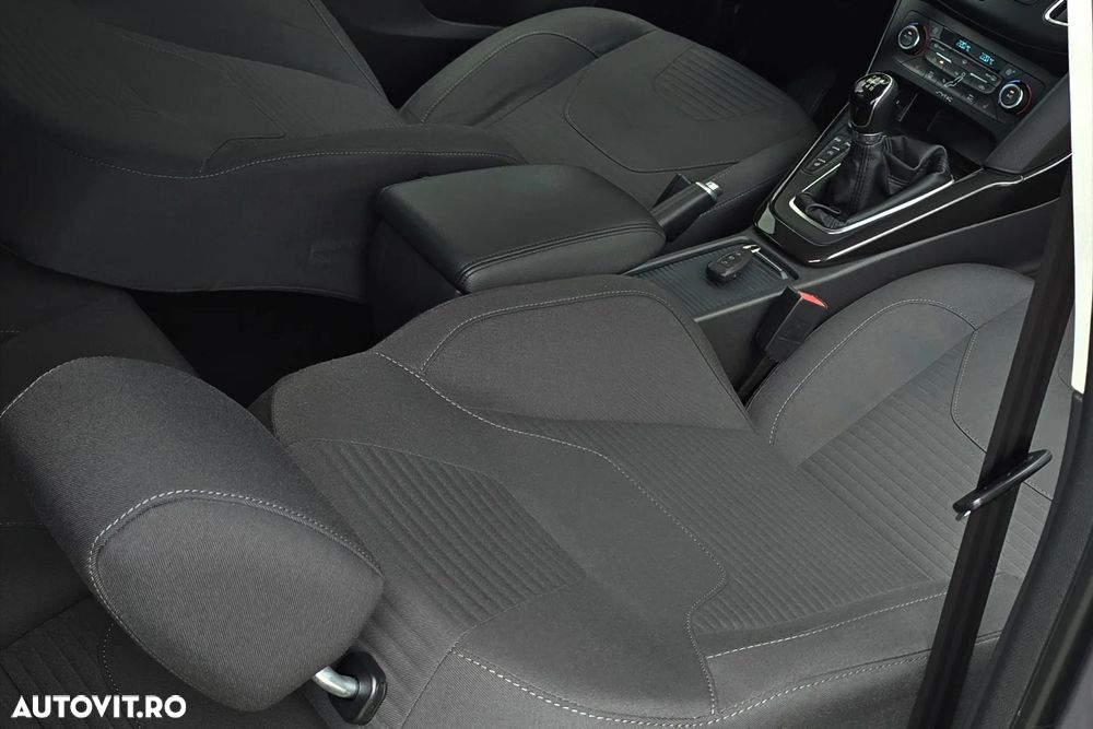 Ford Focus - 18