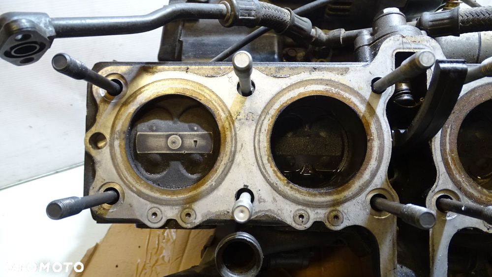 Silnik bez głowicy Suzuki GSX 600 F Katana 88-97 Blok Cylindry Tłoki Wał N706 - 10