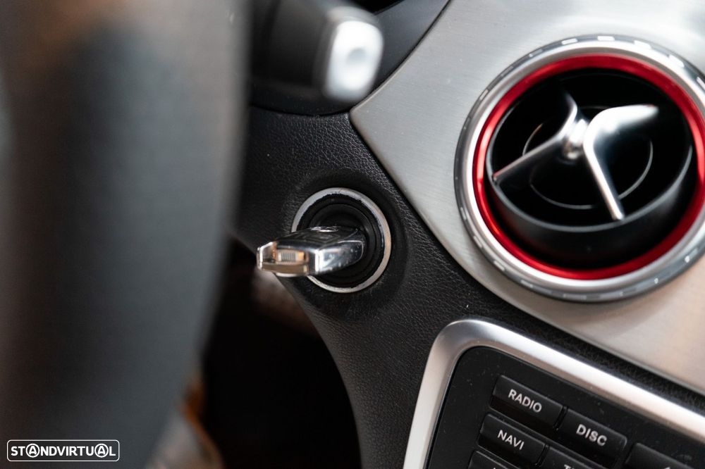 Mercedes-Benz GLA 220 d AMG Line - 41