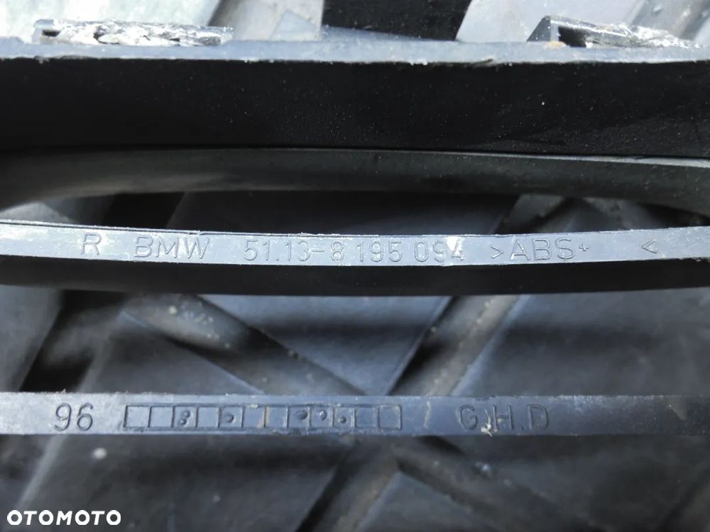BMW E36 Grill Atrapa PRAWA 51138195094 - 2
