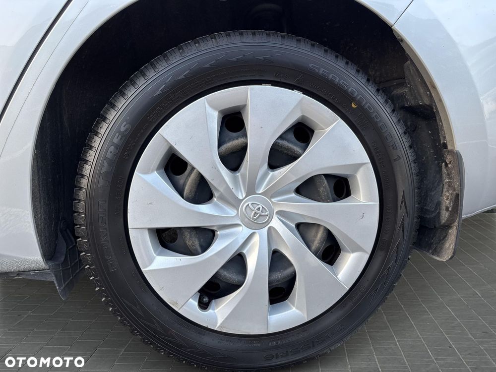 Toyota Auris 1.6 Premium - 18