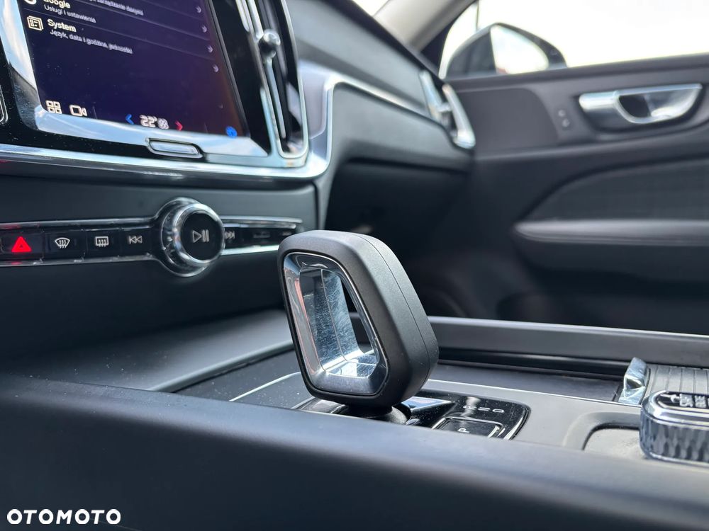 Volvo V60 B3 B Essential - 22